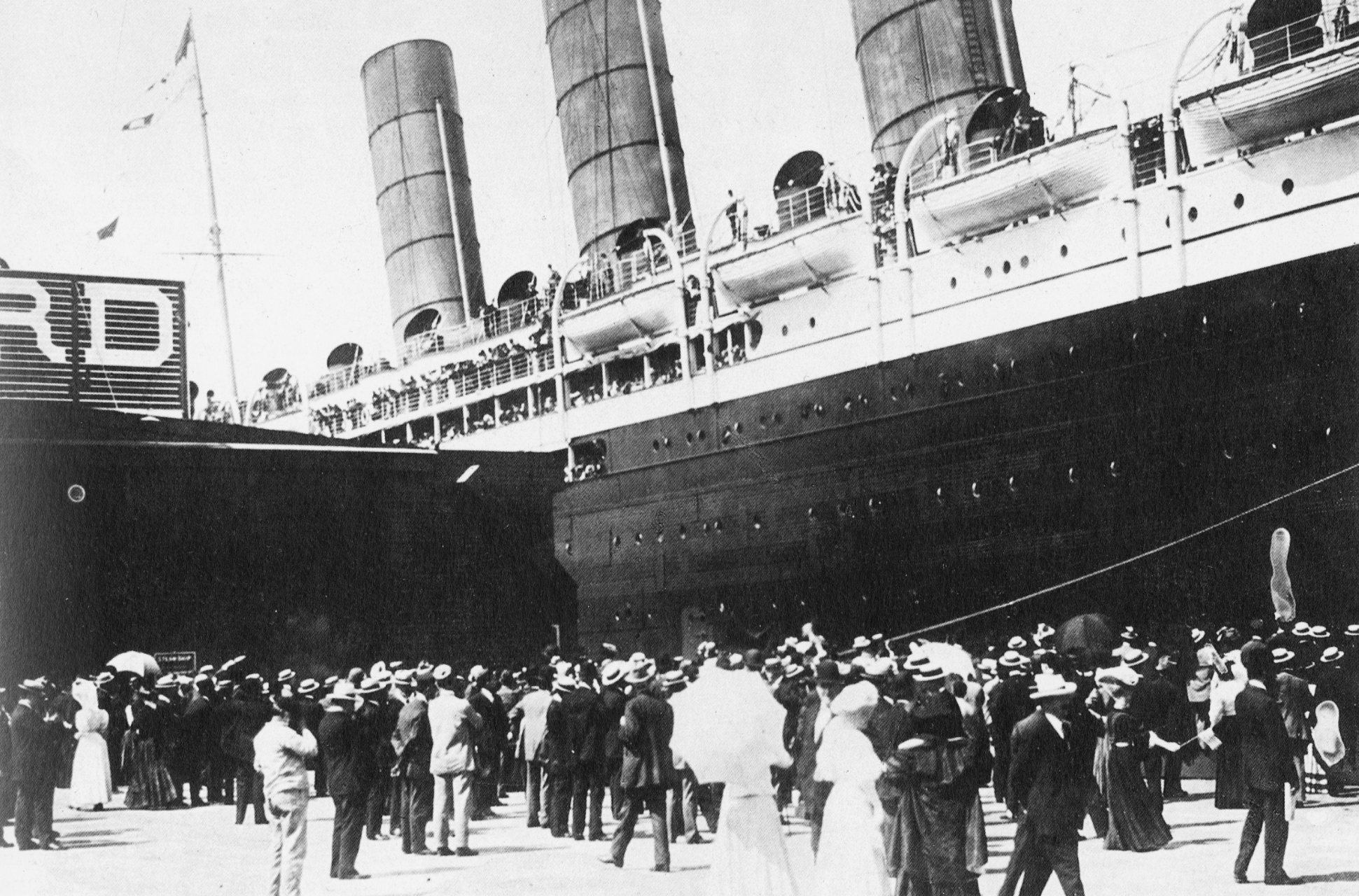 Отследить пароход в реальном. Корабль Титаник 1912. Кунард лайн Лузитания. Гибель Лузитании 1915. Титаник фото 1912.